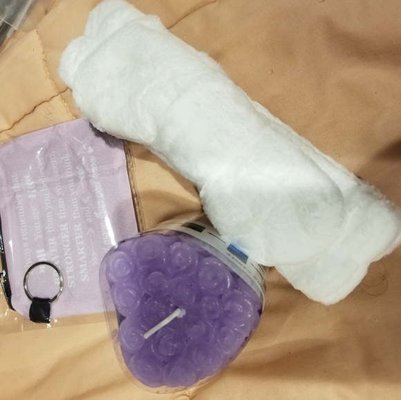 LED Rose Candle, Headband & Keychain Bundle Set - Picture 8 of 9